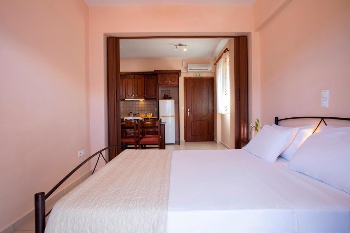 Liotrivi Apartments Vasiliki  Bagian luar foto